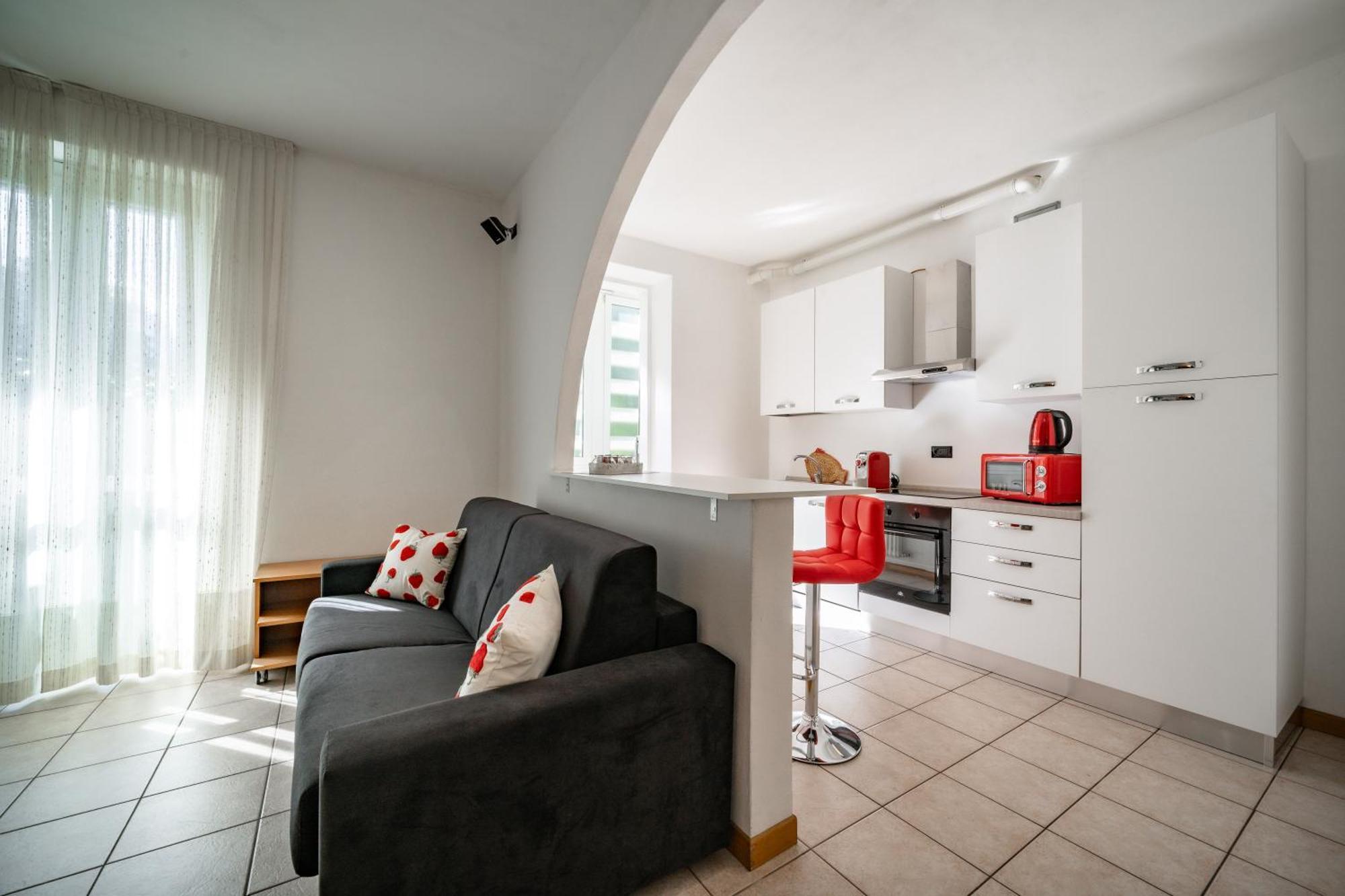 Dolce Teresa Apartment 曼代洛-德尔拉里奥 外观 照片